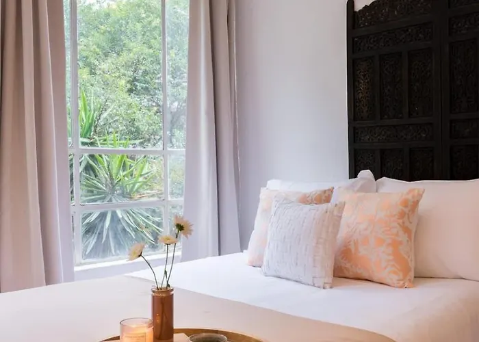 Location- Design And Comfort Fully Equipped Apartment