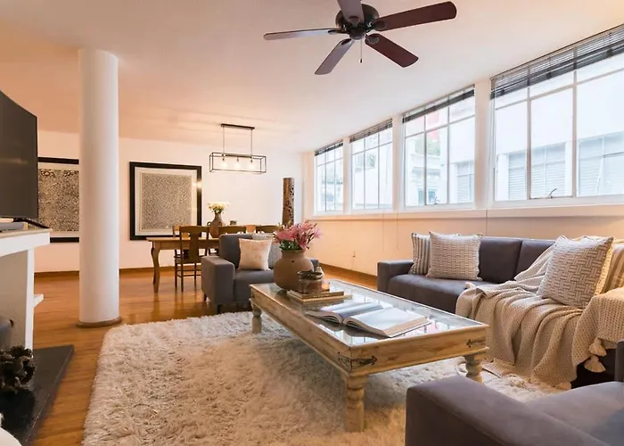 Location- Design And Comfort Fully Equipped *